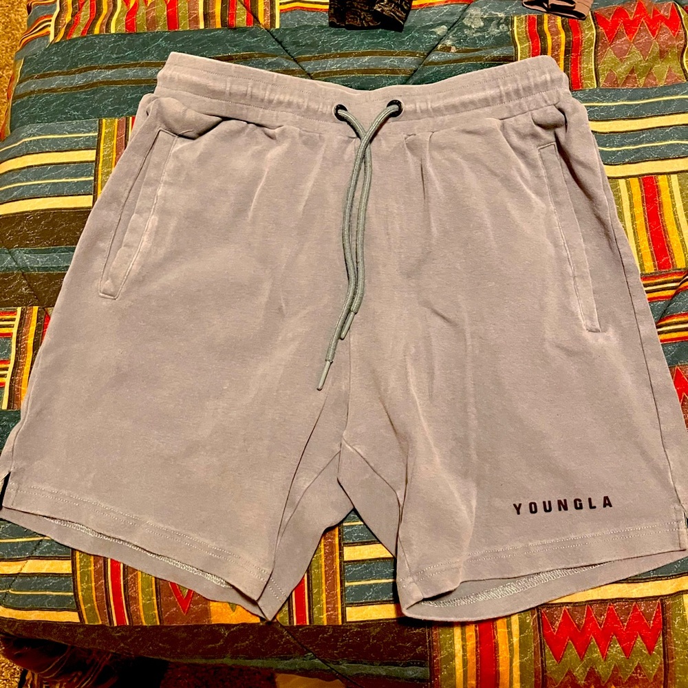 Size L young la shorts